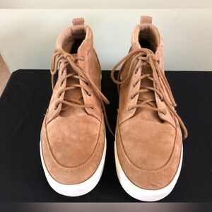 Old Navy men’s ankle boots. Size 12. Tan suede. Excellent condition